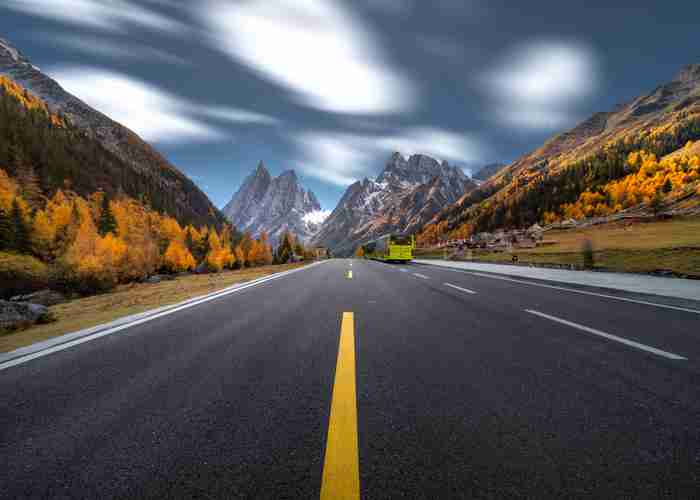 租辆大巴，从北京晃到成都，这趟横跨半个中国的旅程，到底要花多少钱？-第1张图片-成都租车公司